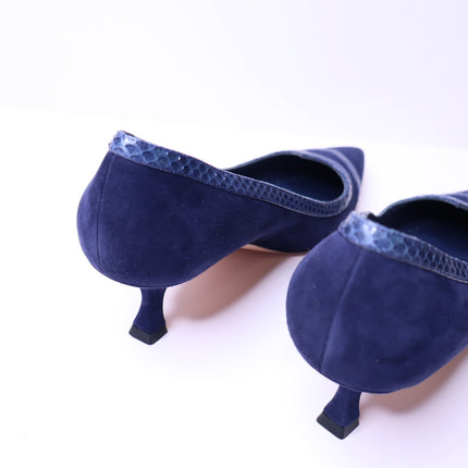 MANOLO BLAHNIK Monda Snake and Suede Pumps Navy Pointed Toe Heel Women's 38