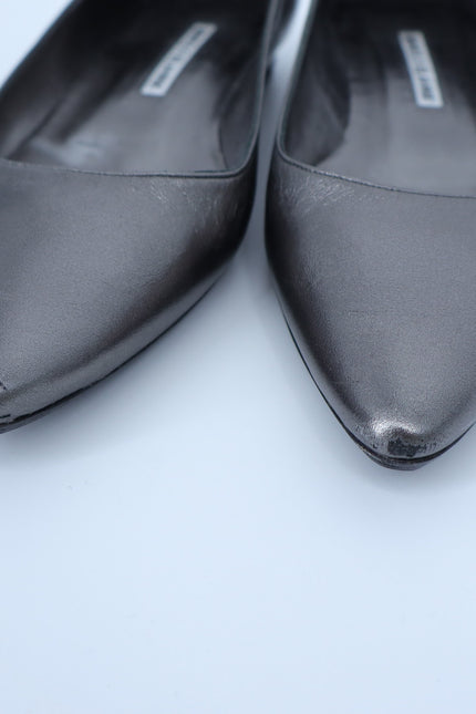 MANOLO BLAHNIK Grey Metallic Pointed Toe Flat Quiet Luxury Women's 38/US 8