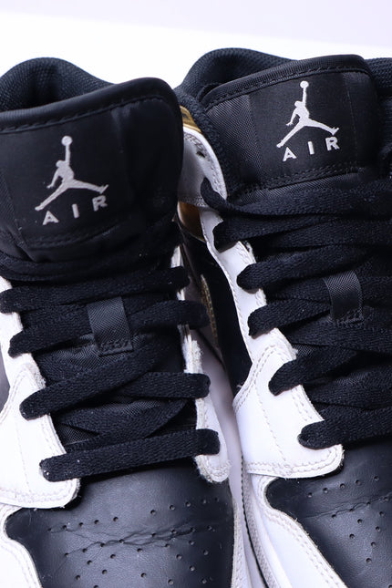 NIKE Air Jordan Retro 1 Mid SE Sneakers White Gold Black Lace Up Men's 6.5