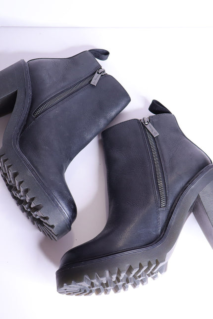 DR. MARTENS Magdalena Leather Heeled Ankle Boot Black Women's 8