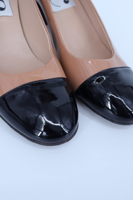 ANDREA CARRANO Francesca Pump Cognac Black Patent Leather $395 Women's 36/US 5