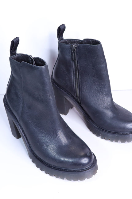 DR. MARTENS Magdalena Leather Heeled Ankle Boot Black Women's 8