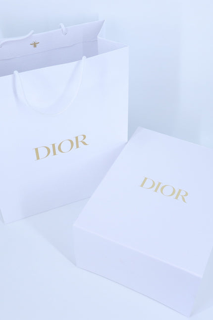 DIOR White Pebbled Flip Top Tab Closure Gift Box with Carry Bag