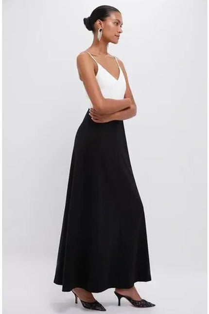 POMANDER PLACE NWT Lorelai Maxi Dress Black White Colorblock Women's M