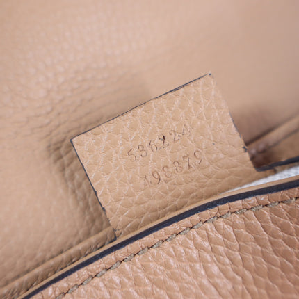 GUCCI Soho Interlocking G Crossbody Bag Camellia Tan Pebbled Leather Chain Strap