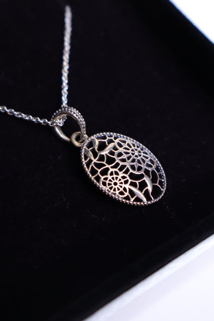 PANDORA Floral Daisy Lace Pendant Chain Necklace